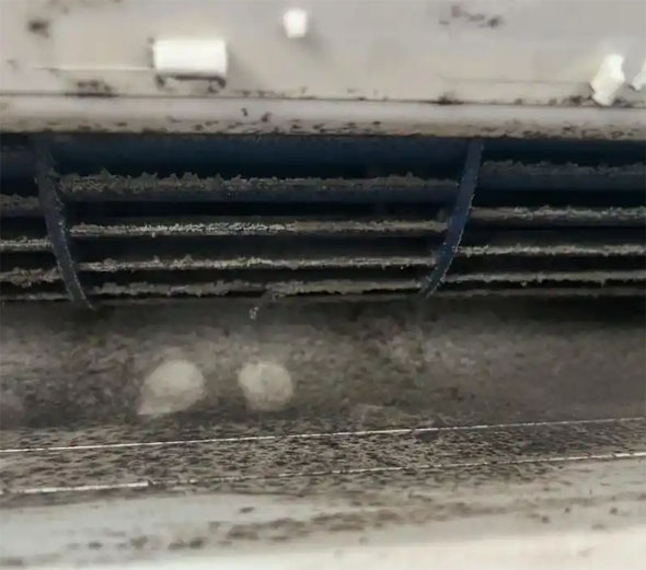 南和空调吹的风有股烧焦味是怎么回事